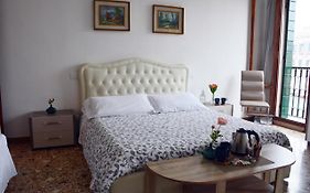 Venezia Canal View Hotel 3*